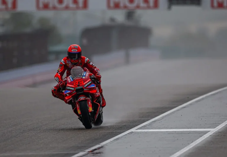 Márquez domina Sprint molhada em Sachsenring